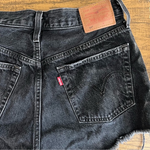 Levi’s 501 Original Cutoff High Rise shorts- Wise Up- Size 4 or 27 - Picture 10 of 14